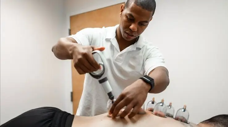 क्यूपिंग थेरेपी (Cupping Therapy) के फिजियोथेरेपी में उपयोग