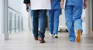 खड़े होकर पढ़ाने वाले शिक्षकों के लिए फुटकेयर (Footcare) और व्यायाम