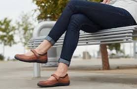 ऑर्थोपेडिक जूते (Orthopedic Shoes) किसे पहनने चाहिए और इसके फायदे