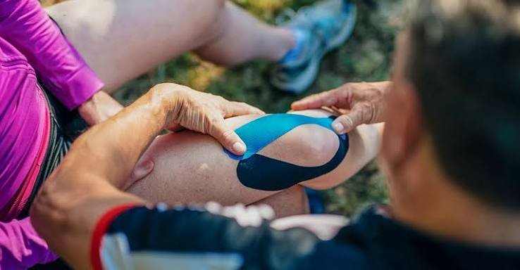 काइनेजियोलॉजी टेपिंग (Kinesiology Taping) से स्पोर्ट्स इंजरी का तुरंत प्रबंधन