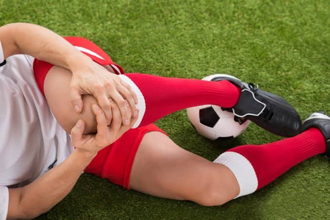खेल के दौरान अचानक लिगामेंट (ACL) फटने पर तुरंत क्या करें?