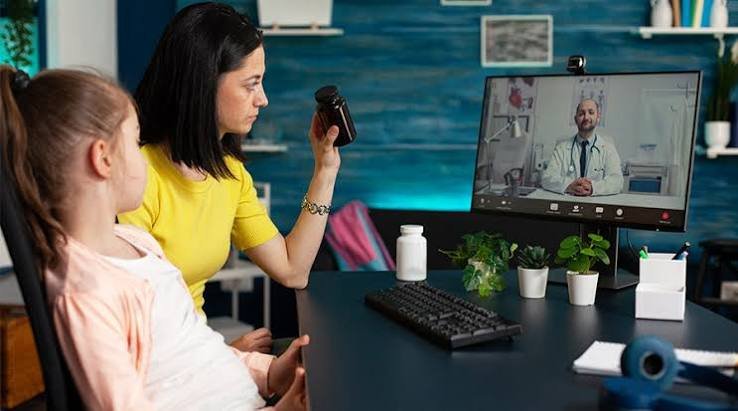 टेलीहेल्थ (Telehealth) और रिमोट पेशेंट मॉनिटरिंग के फायदे
