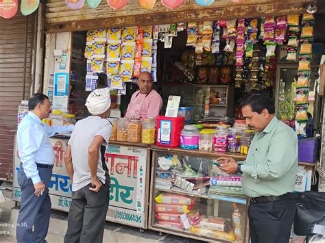 दुकानदारों के लिए काउंटर पर खड़े होने का सही और एर्गोनोमिक तरीका