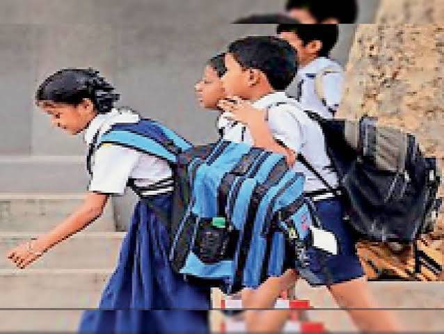 बच्चों में खराब पोश्चर (Poor Posture) और भारी स्कूल बैग के गंभीर नुकसान