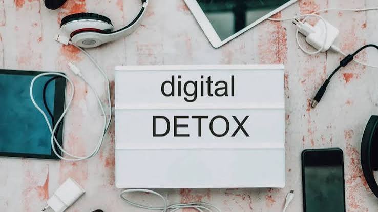 संपूर्ण परिवार के लिए डिजिटल डिटॉक्स (Digital Detox) का महत्व