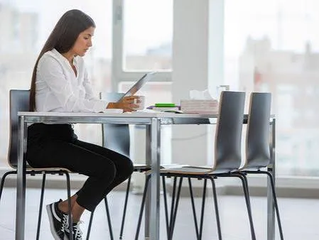 8 घंटे की शिफ्ट में 'एक्टिव सिटिंग' (Active Sitting) के स्वास्थ्य लाभ