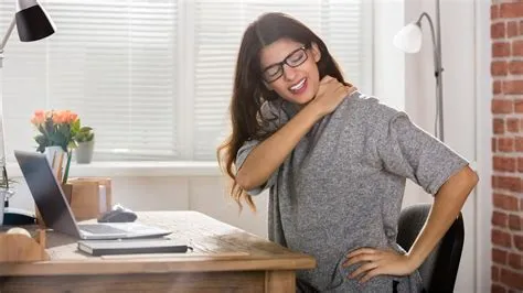 प्लंबर और इलेक्ट्रीशियन के लिए अजीबोगरीब पोश्चर (Awkward Posture) के बाद रिकवरी स्ट्रेच