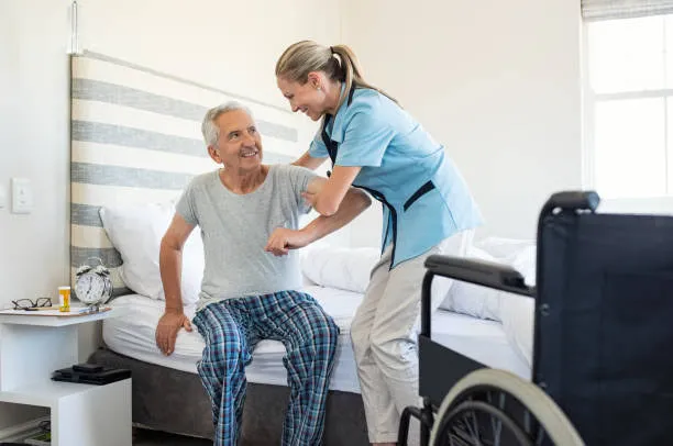 बुजुर्गों के लिए बिस्तर से उठने (Bed Mobility) का सबसे आसान और सुरक्षित तरीका