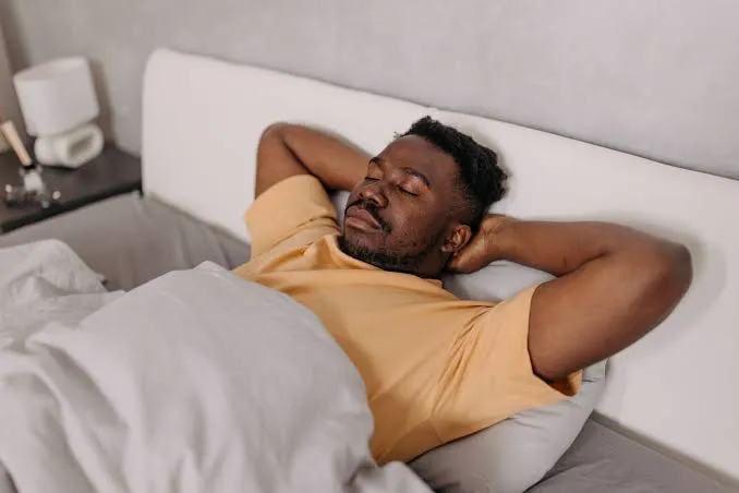 मांसपेशियों की तेजी से रिकवरी के लिए 8 घंटे की गहरी नींद (Deep Sleep) का महत्व