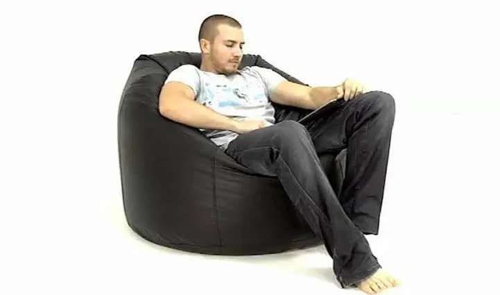सोफे या बीन बैग (Bean Bag) पर लंबे समय तक बैठने से रीढ़ को होने वाले नुकसान