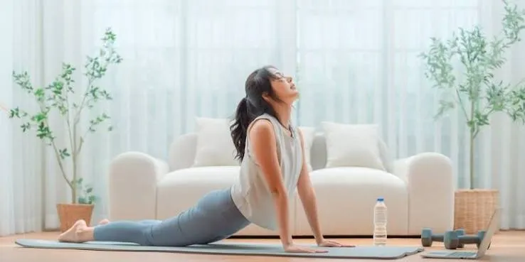 स्पाइनल मोबिलिटी (Spinal Mobility) सुधारने के लिए रोज़ाना 5 मिनट का रूटीन