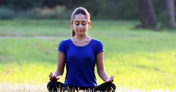 आयुर्वेद और योग के अनुसार अपनी दिनचर्या (Circadian Rhythm) सेट करने के फायदे