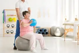 पार्किंसंस रोग (Parkinson's) में चाल (Gait) और संतुलन सुधारने के व्यायाम