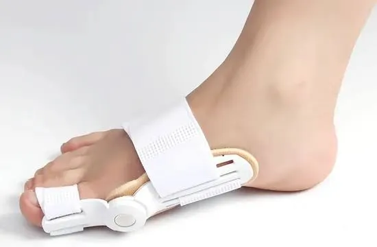 पैरों की उंगलियों को सुन्न होने से बचाने के लिए जूतों में सही टो बॉक्स (Toe Box) का महत्व