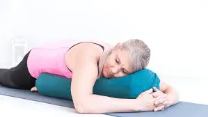 योग निद्रा (Yoga Nidra) से शारीरिक और मानसिक थकान दूर करने का प्रमाणित तरीका