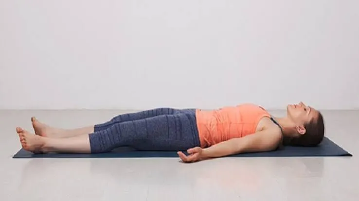 हाई ब्लड प्रेशर को कंट्रोल करने में शवासन (Corpse Pose) की क्लिनिकल भूमिका